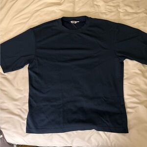 Uniqlo Airism unisex T-Shirt - Minimal Design